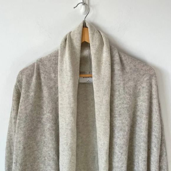 Aritzia Babaton Beekman Cashmere Wool Cardigan Sweater Grey Oatmeal Sz Medium - Picture 4 of 8